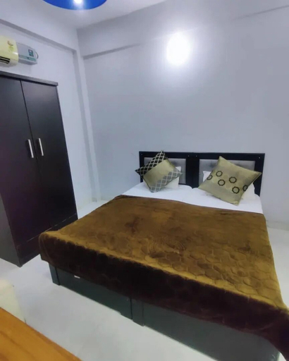 Bedroom 3, Hotel Downtown, Meerut