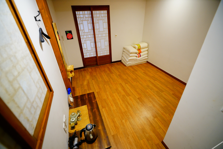 Others 5, Jeonju Hanok Gotek Agbae, Jeonju