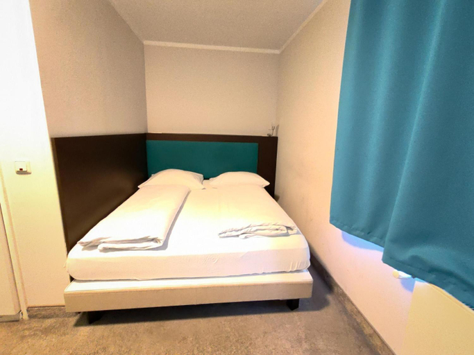 Others 2, Koblenz Valley Hotel by Belvilla Double Room, Mayen-Koblenz