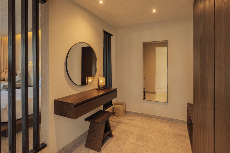 Bathroom 5, SENTIDO Naga Bay, Safaja