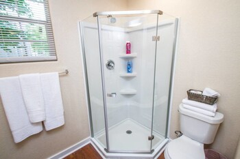 Others 5, One Bedroom Apartment Near Downtown with Sleeper, Bexar