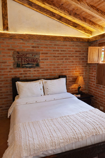 Bedroom 2, Refugio Natural - Guarne - Cabañas Ecológicas con Jacuzzi e hidromasaje, Guarne