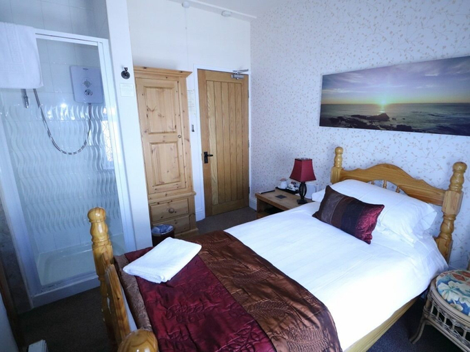 Bedroom 2, Ye Olde Cheshire Cheese Inn, Derbyshire