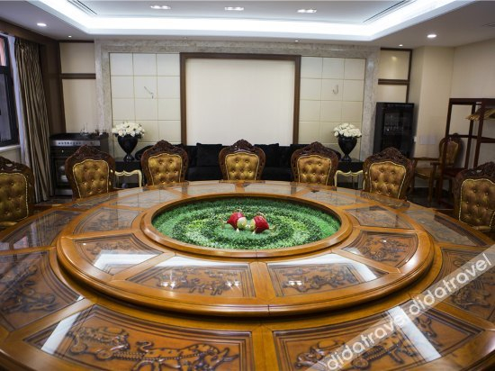 Others 2, Yulang Business Center, Yan'an