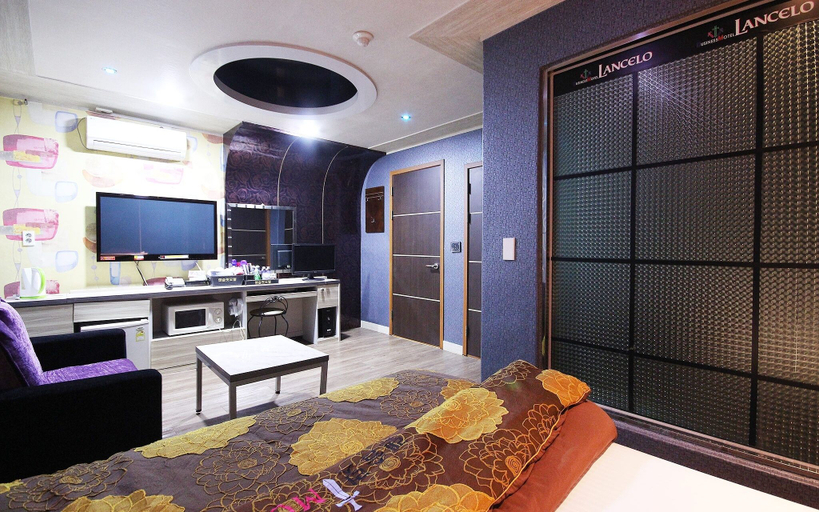 Others 3, Western Wonpyeongdong Lancelot, Gumi