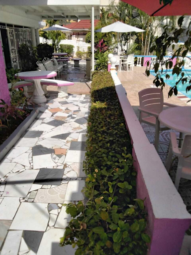 Food & Drinks 4, Pink Hibiscus Guest House