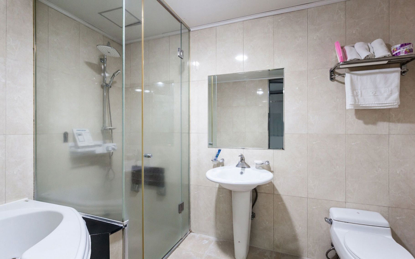 Bathroom 3, Dongducheon Hive, Yeoncheon