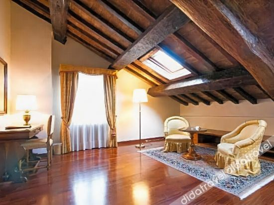 Others 3, Albergo Delle Notarie, Reggio Nell'Emilia