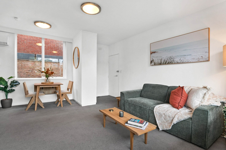 Living room 5, St Kilda Retreat Near Beach & Cafes, Melbourne