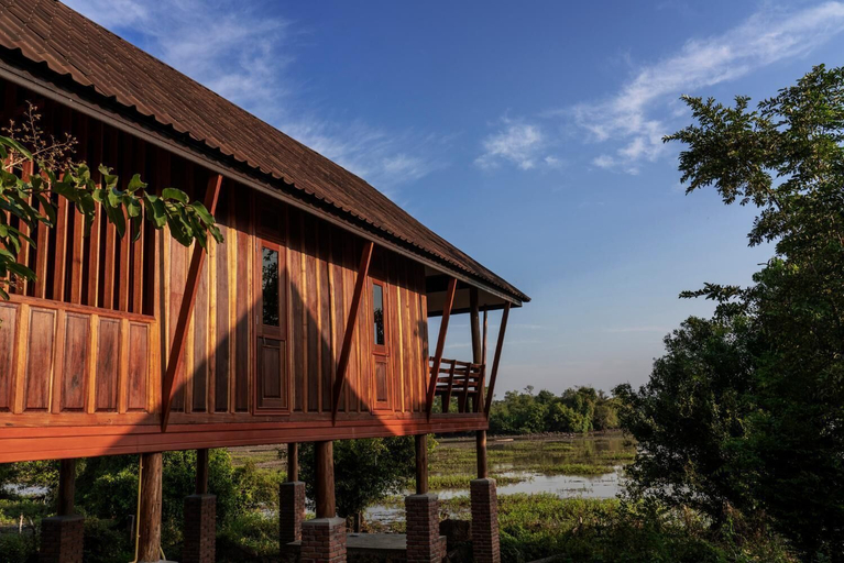 Exterior & Views 1, Kingfisher Ecolodge, Pathoomphone