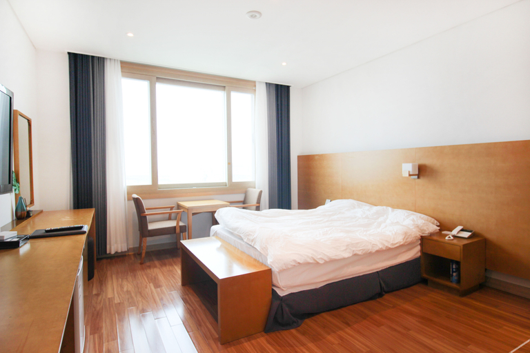 Bedroom 2, Yeosu Staythedelight Hotel, Yeosu