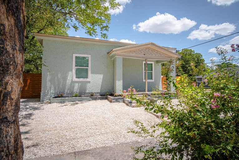 Others 4, Cozy and Lovely 2BR 2BA Apt#a Near Lively Downtown, Bexar