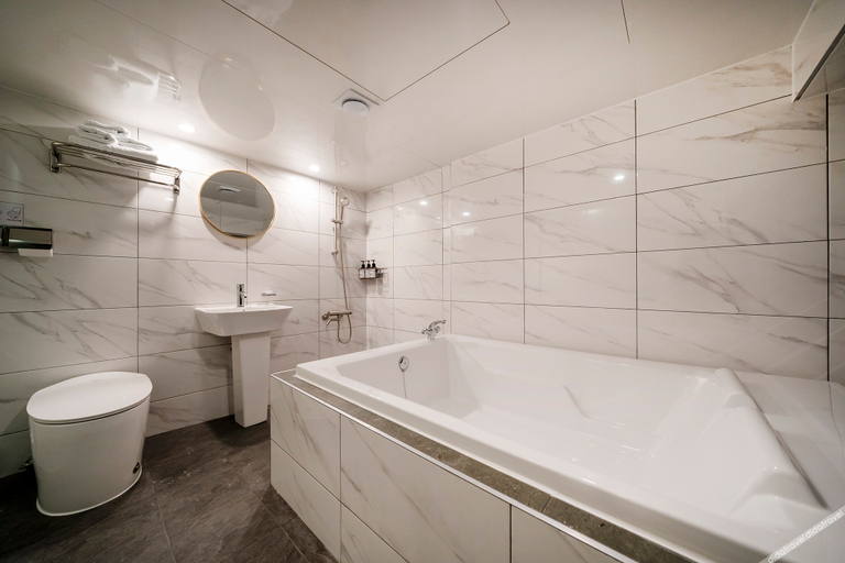 Bathroom 5, Sinchon Jade, Seodaemun