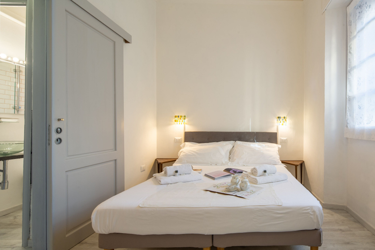 Bedroom 3, Central Station Apartment by Mmega, Florence