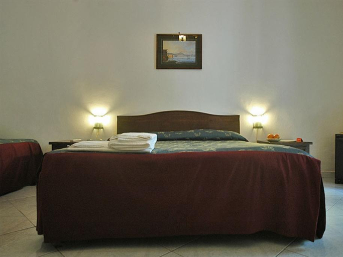 Bedroom 3, Miseria e Nobilta' Bed and Breakfast, Napoli