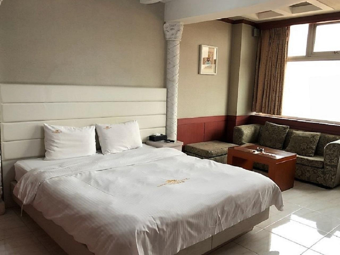 Bedroom 3, Masan Tourist Hotel, Masan