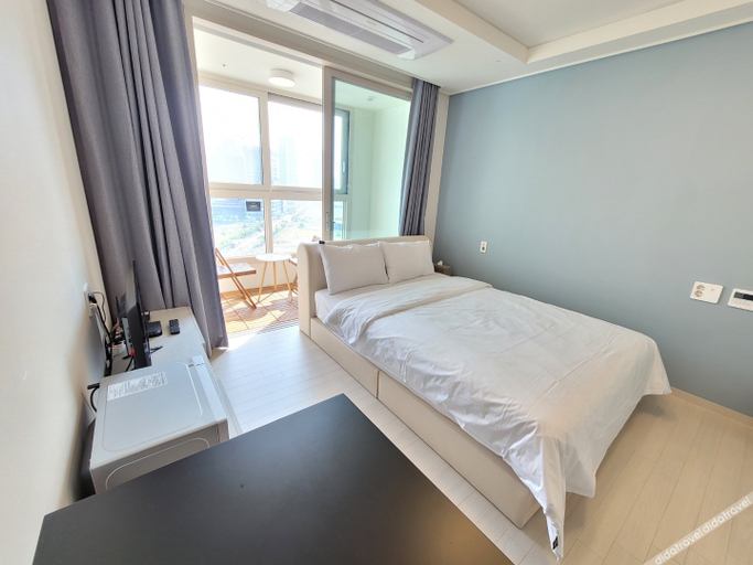 Bedroom 2, The November Stay In Landmark, Yeonsu
