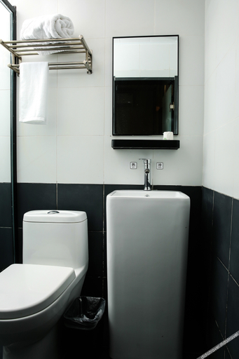 Bathroom 3, Hi Inn Tianjin North China Group Metro Station, Tianjin