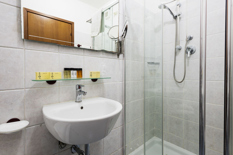 Bathroom 4, Hotel Villa Molinari, Parma