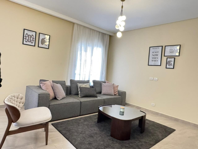 Living area 5, 90 Avenue - Mynt Hospitality, New Cairo City