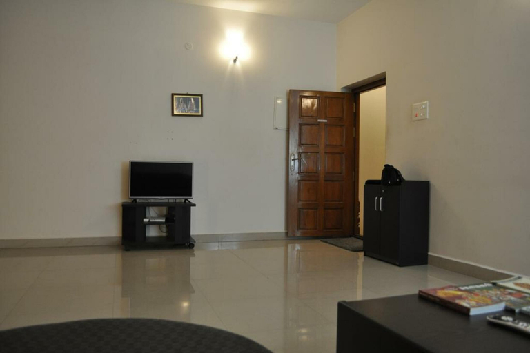 Living area 5, Jyothi Suites, Tiruchirappalli