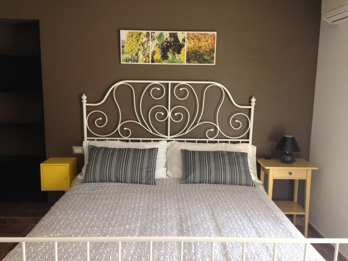 Others 2, Bed & Wine Rocco Zambri, Foggia