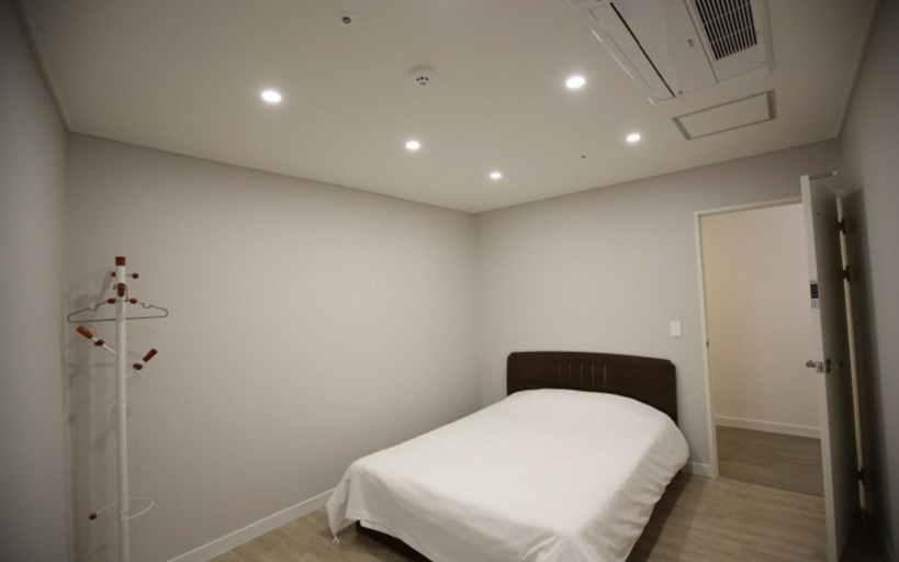 Bedroom 4, Yeosu Sun Beach Pension, Yeosu