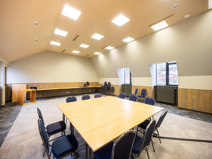 Meeting facility, Modern Apartment in Hambachtal Holiday Park, Birkenfeld