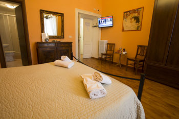 Others 4, Laterano Inn, Rome