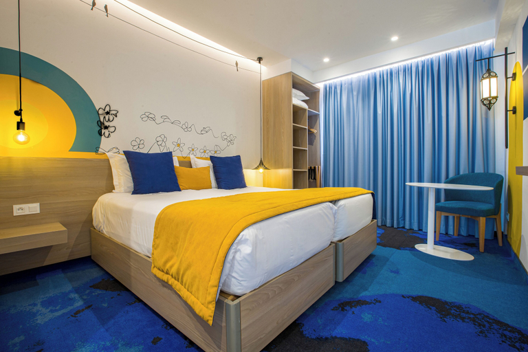 Bedroom 3, Hotel Carlton, Bab Bhar