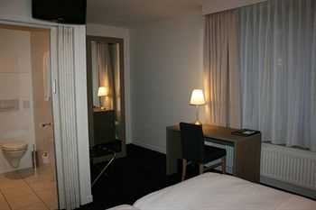 Others 2, Hotel Essenza, Antwerpen