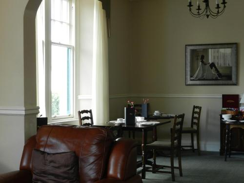 Food & Drinks 5, Highlander Inn, Moray