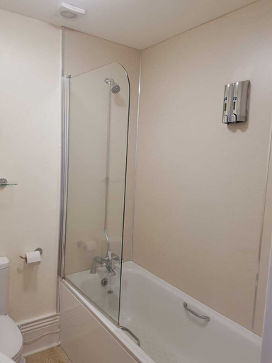 Bathroom 3, The Lismore, Oxfordshire
