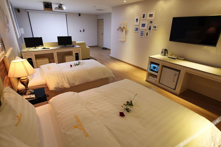 Bedroom 3, Nonsan Mountain Hotel, Nonsan