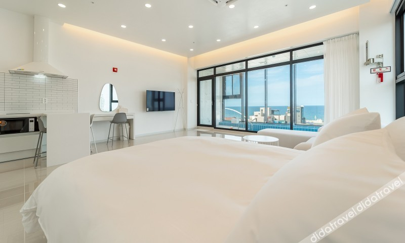 Others 1, Skaria Poolvilla, Gangneung