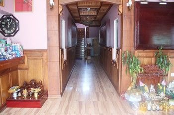 Hallway, L.A Hotel, Svay Pao