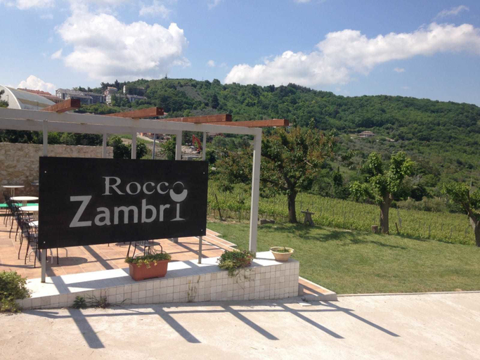 Others 5, Bed & Wine Rocco Zambri, Foggia
