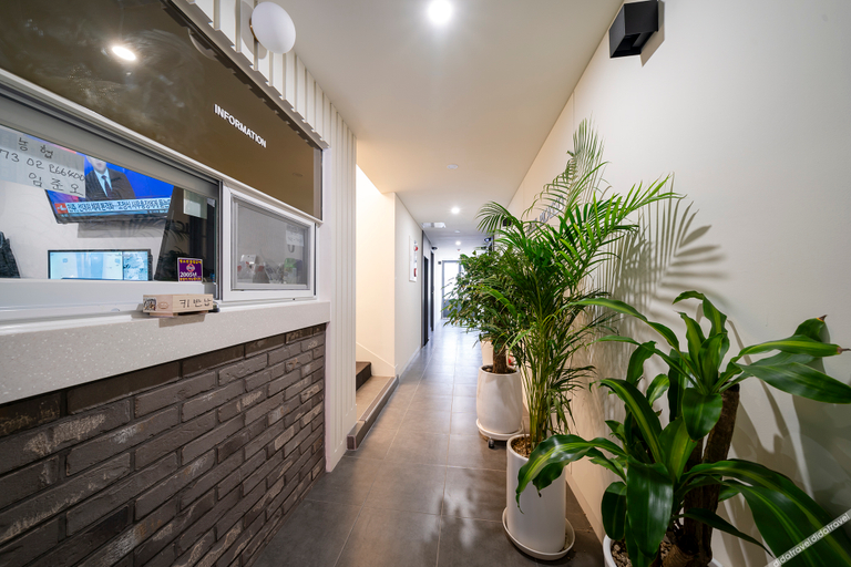 Others 5, Hotel Picasso, Gangbuk