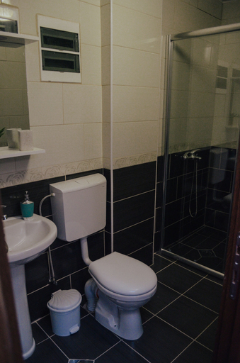 Bathroom 3, White and Wood Boutique Hotel