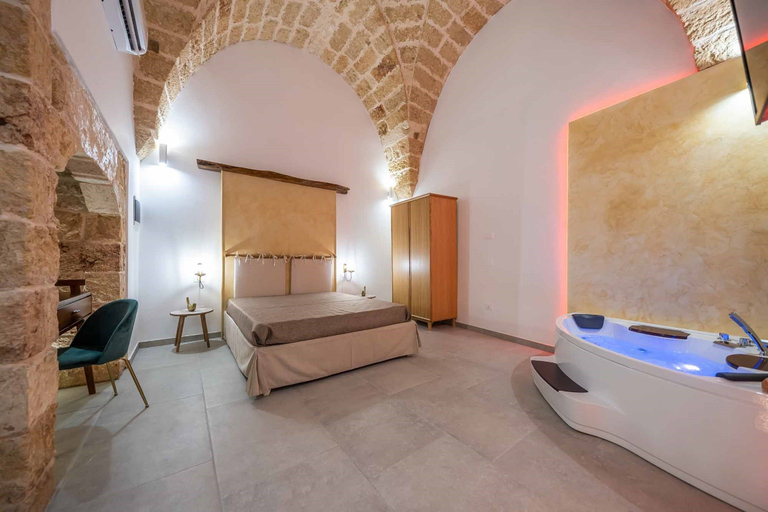 Bedroom 4, Corte Janca, Lecce
