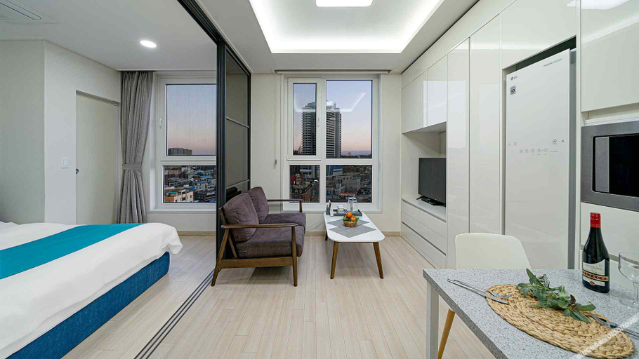 Bedroom 2, Sokcho Sono Residence, Sokcho