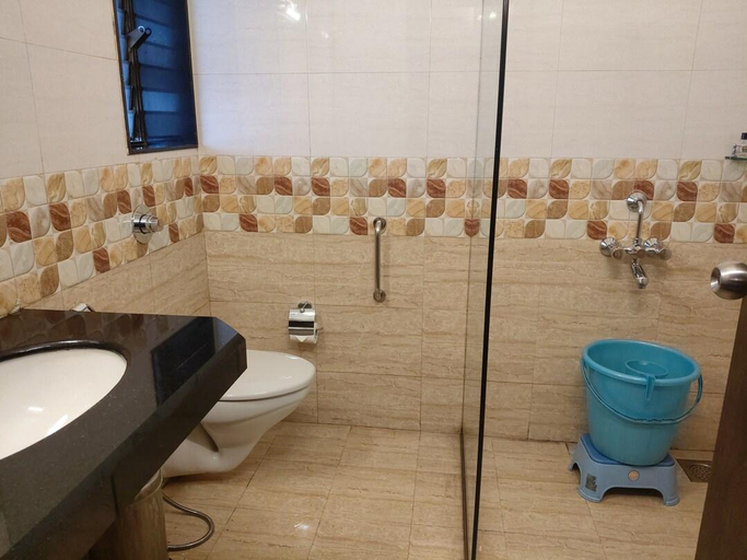 Bathroom, Useeka Resort, Satara