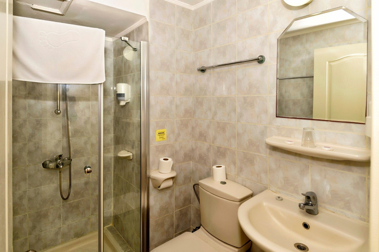 Bathroom 5, Mountain View Hotel
