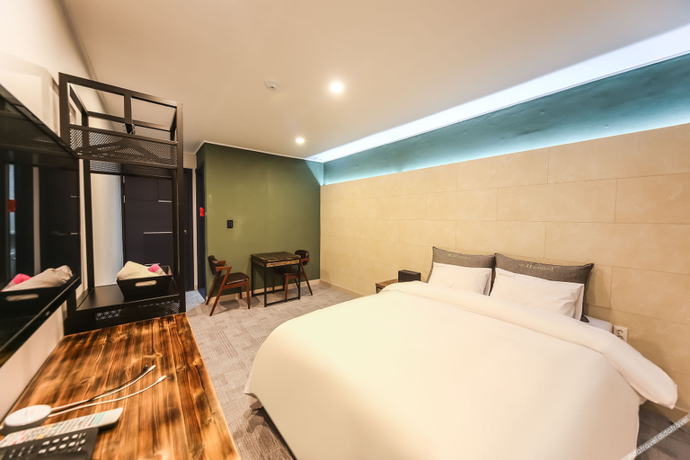Bedroom 3, Gunsan H, Gunsan