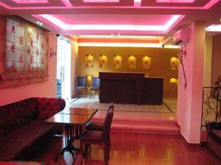 Others 3, Villa Queens, Beirut