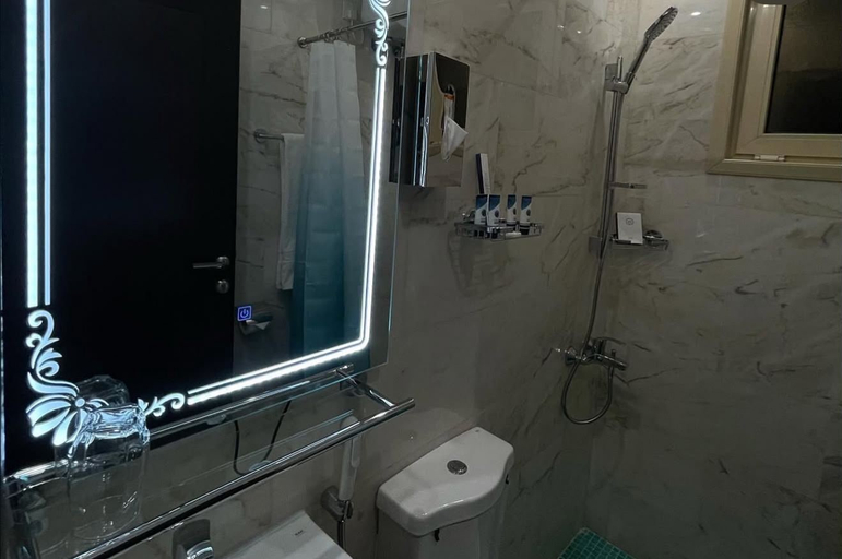 Bathroom, Rovan Hotel, Al Madinah Al Munawwarah