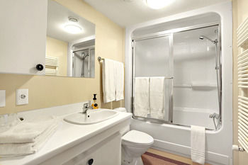Bathroom Sink, Eldey Airport Hotel, Reykjanesbær