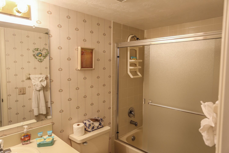 Bathroom 4, Royal Pelican 173 by Distinctive Beach Rentals, Lee
