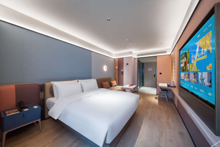 Bedroom 2, Orange Hotel Huangshi North Station, Huangshi
