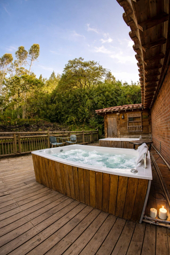 Sport & Beauty 5, Refugio Natural - Guarne - Cabañas Ecológicas con Jacuzzi e hidromasaje, Guarne